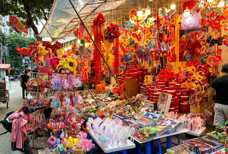 Hang Ma street gearing up for Mid-Autumn festival - ảnh 3